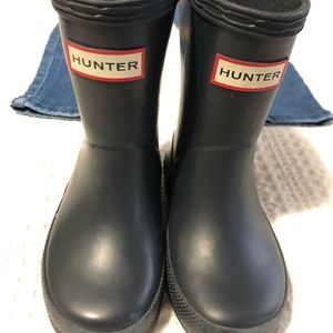 Little girls out fit 2T and size 6 toddler boots